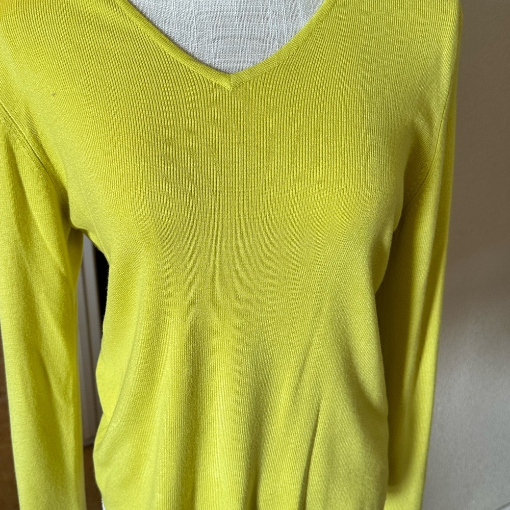 Ladies top by Fred David, size XL
80% Acrylic 20% Nylon - Picture 4 of 6